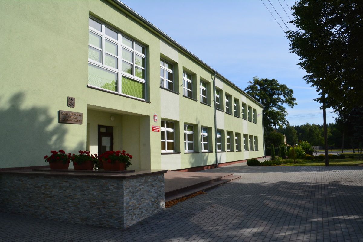 Budynek Szkoły Podstawowej w Tomicach